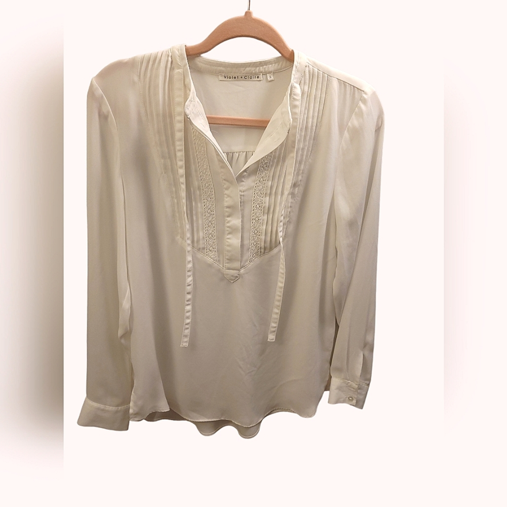 Violet+Claire white blouse size Small
